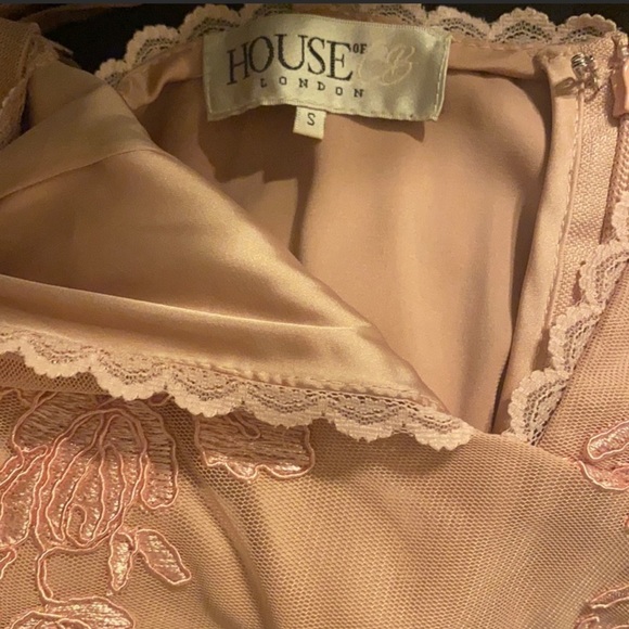 House of CB Lucia Lace Dress - Picture 3 of 8